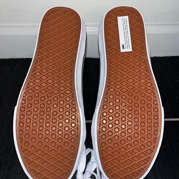 Vans - Picture 4 of 5